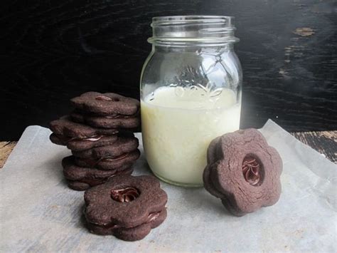 chocolate-shortbread-sandwich-cookies image