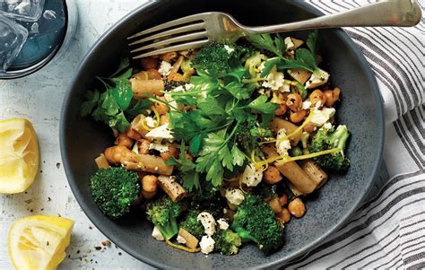rigatoni-with-broccoli-and-feta-healthy-food-guide image
