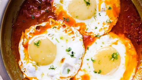 poached-eggs-curry-egg-drop-curry image