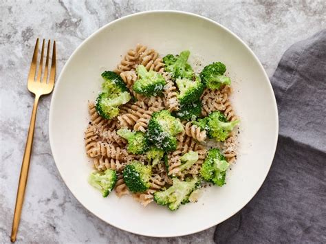 whole-wheat-pasta-with-broccoli-and-parmesan-recipe-self image