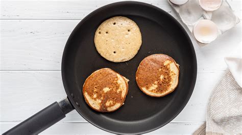 how-to-get-perfectly-shaped-pancakes-every-time image