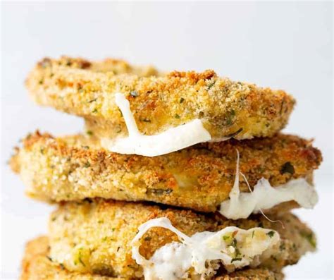air-fryer-olive-garden-fried-mozzarella-fork-to-spoon image