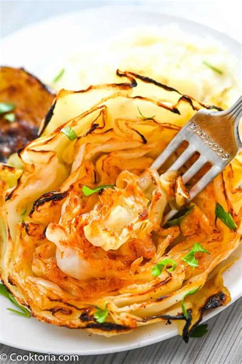 garlic-roasted-cabbage-cooktoria image