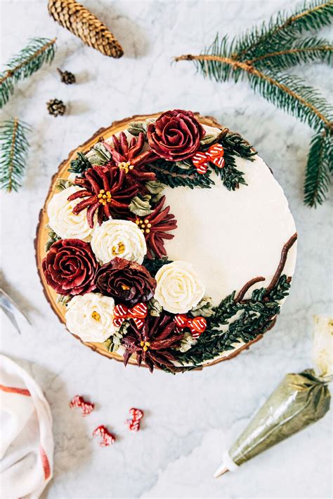 christmas-wreath-cake-hummingbird-high image