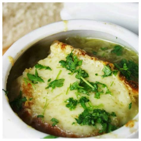 french-onion-soup-with-a-gruyre-crouton-chez-le image