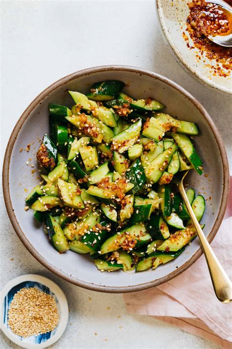chinese-smashed-cucumber-salad-拍黃瓜-healthy image