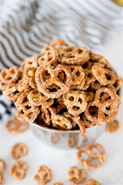 seasoned-pretzels-dots-pretzels-copycat image