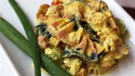 chicken-curry-pasta-salad-recipe-tablespooncom image