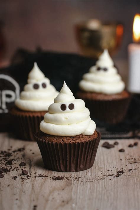 halloween-cupcakes-ghost-cupcakes-easy-peasy-meals image