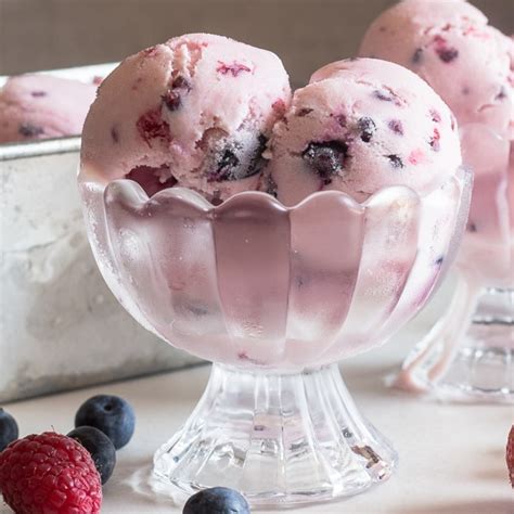 homemade-fresh-berry-frozen-yogurt image