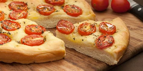 traditional-tuscan-flatbread-recipe-great-italian-chefs image
