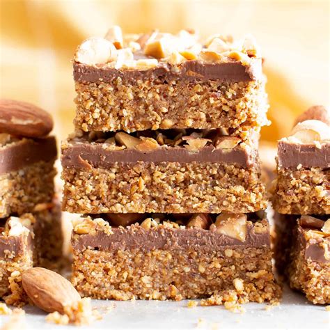 4-ingredient-no-bake-paleo-chocolate-almond-bars image