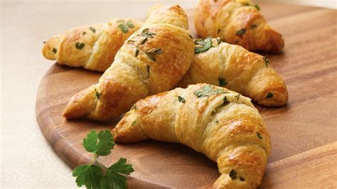 crescent-rolls-with-fresh-herbs image