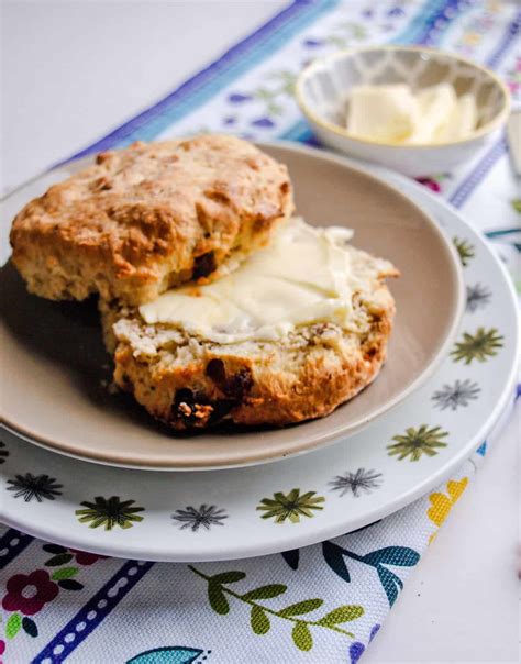 date-and-walnut-scones-farmersgirl-kitchen image
