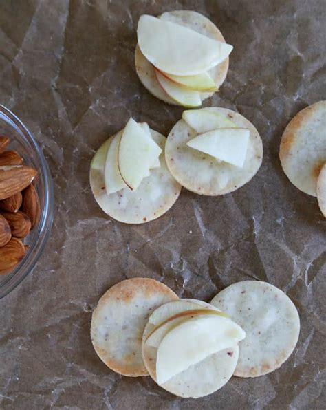 diy-friday-almond-nut-thins-crackers image