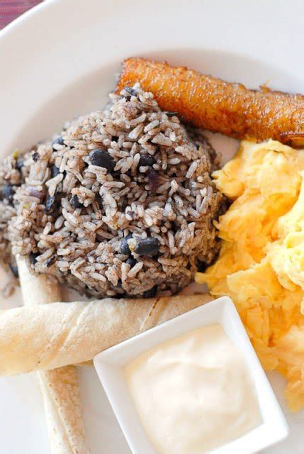 authentic-costa-rican-gallo-pinto-beans-and-rice image