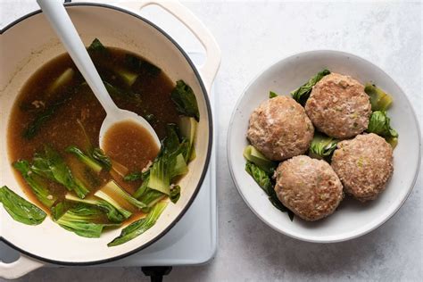 lions-head-meatballs-recipe-with-chinese-cabbage image