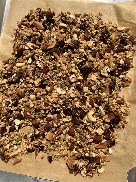 easy-homemade-granola-sydney-navid image