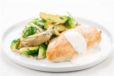 chicken-breast-with-barnaise-sauce-recipe-home-chef image
