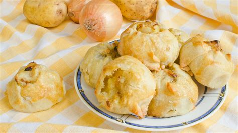 how-to-make-knishes-two-ways-my-jewish-learning image