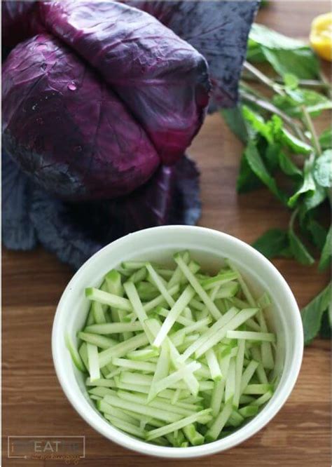 low-carb-red-cabbage-mint-granny-smith-apple image