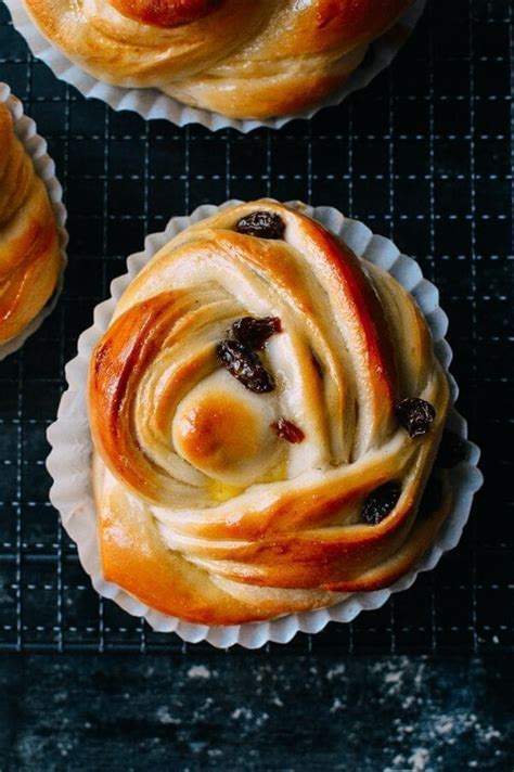 cinnamon-raisin-buns-soft-lightly-sweet-the-woks image