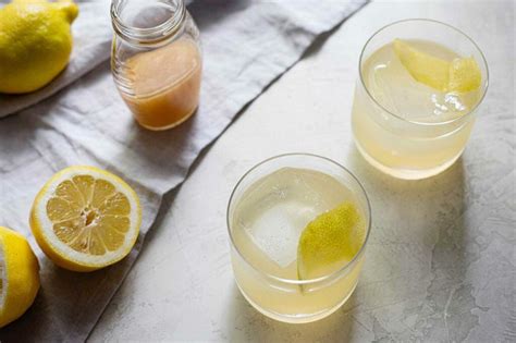 bees-knees-cocktail-recipe-simply image