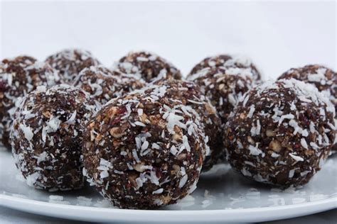 3-healthy-chocolate-bliss-ball-recipes-food image
