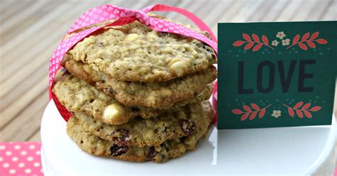 cranberry-hootycreek-valentines-day-cookies-life image