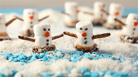marshmallow-snowmen-bhgcom image