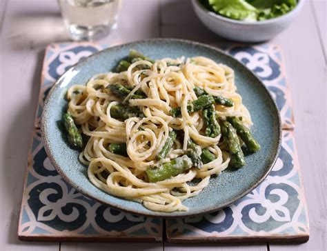 spaghetti-with-asparagus-mascarpone-lemon-sauce image