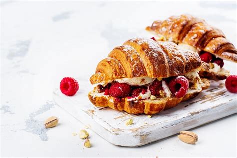 24-foods-you-can-stuff-inside-a-croissant-gallery image