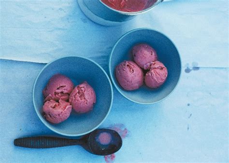 strawberry-and-buttermilk-ice-cream image