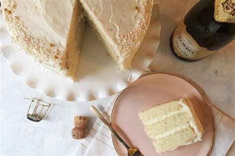 champagne-cake-recipe-how-to-make-a-champagne image