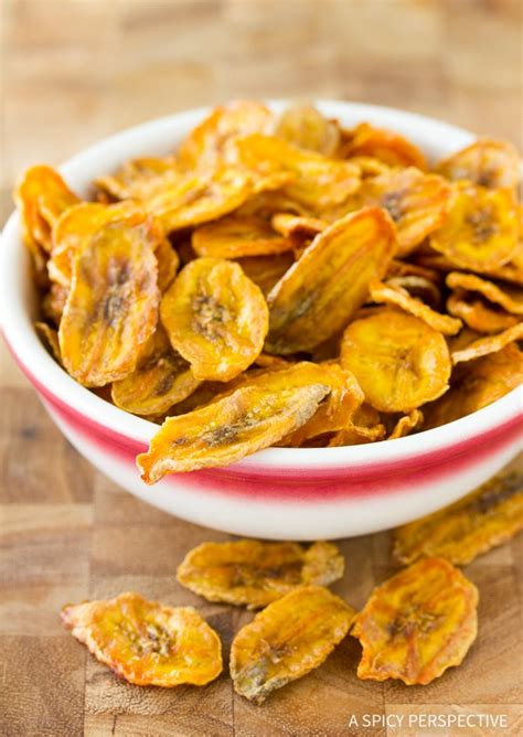 healthy-baked-banana-chips-recipe-video-a-spicy image
