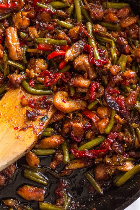 chicken-and-green-bean-stir-fry-with-sweet-chii image