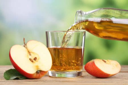 homemade-apple-wine-recipe-from-fresh-apples image
