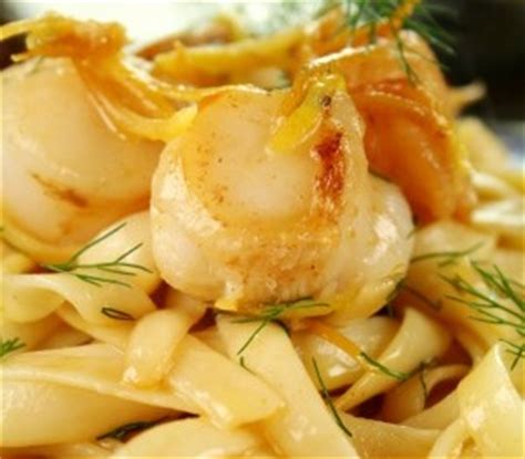seafood-pasta-recipes-scallop-shrimp-pasta-with-lemon-cream image