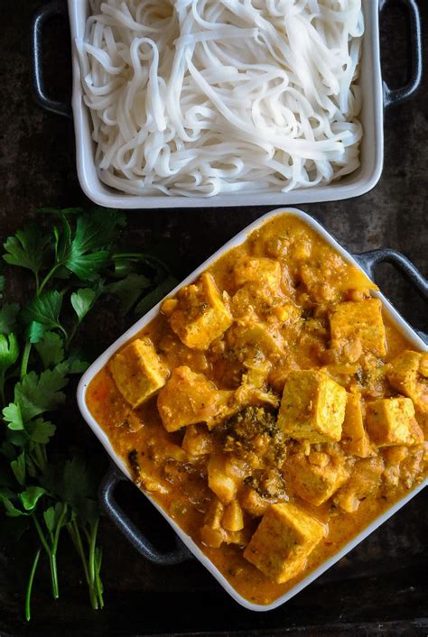 tofu-and-peanut-butter-curry-video-vegansandra image