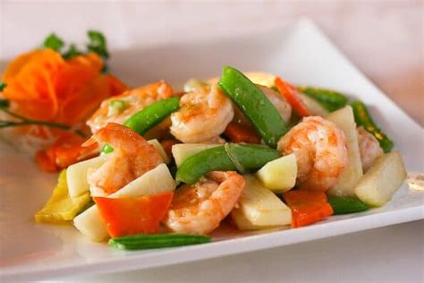 fresh-pear-and-shrimp-stir-fry-recipe-steamy-kitchen image