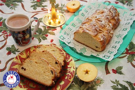 christmas-bread-vnočka-czech-cookbook-video image