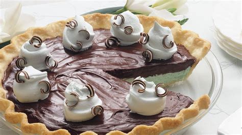 creamy-chocolate-mint-pie-recipe-pillsburycom image