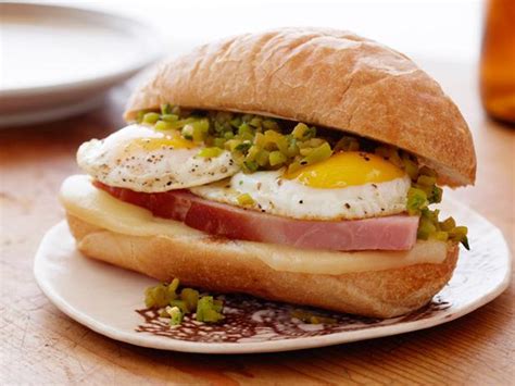 green-chile-western-ham-and-egg-sandwich-cooking image