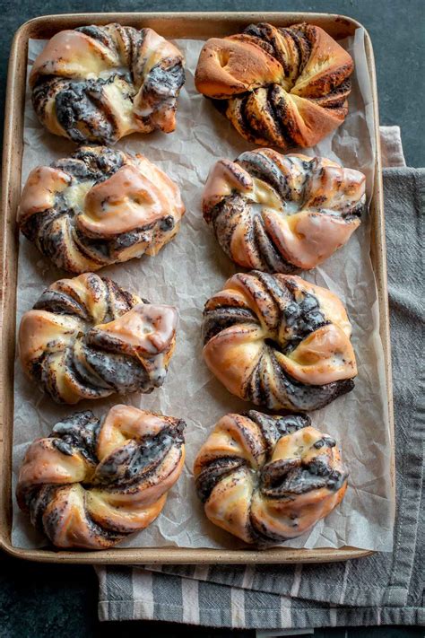 sweet-buns-with-poppy-seed-filling-let-the-baking-begin image
