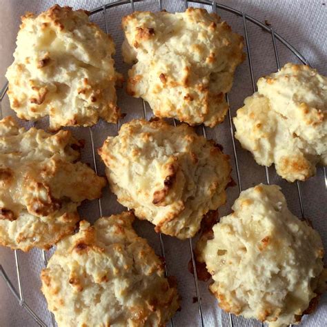 15-easy-drop-biscuit-recipes-to-make-with-few image