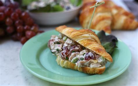 smoked-chicken-salad-with-grapes-dish-n-the-kitchen image