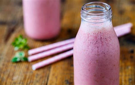 banana-raspberry-and-yogurt-breakfast-smoothie image