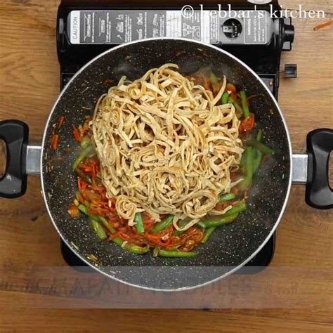 chapati-noodles-recipe-chilli-chapathi-recipe-roti image