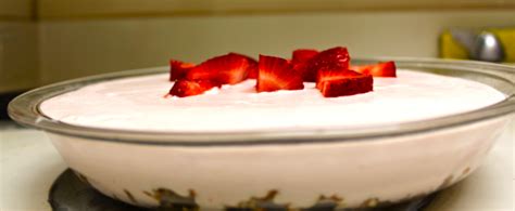 strawberry-ice-cream-pie-spoon-university image