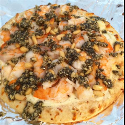 shrimp-scampi-pizza-with-alouette-cheese-bigoven image